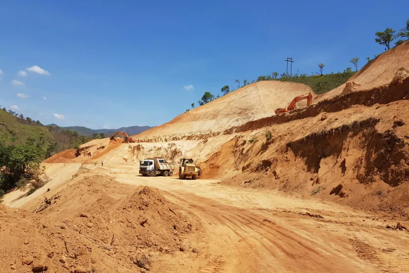 Transporte de carga para operaciones industriales y mineras